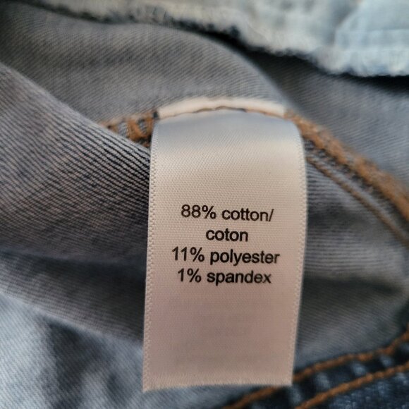 Maurices Denim Jean Jacket Women’s M, Classic Button Front Jacket w/ Button EUC - Picture 4 of 6